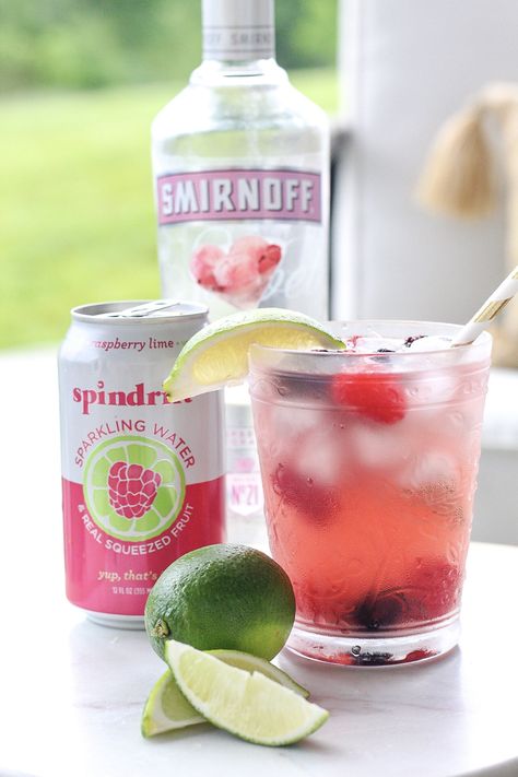 Low Calorie Summer Cocktail | BerryLime Spritzer Summer Beach Cocktails, Low Calorie Alcoholic Drinks, Smirnoff Raspberry, Pomegranate Vodka, Vodka Mixed Drinks, Holiday Party Drinks, Fruity Alcohol Drinks, Berry Cocktail, Summer Drink Cocktails