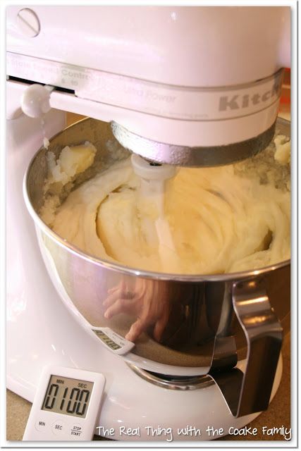 Crockpot Sausage And Potatoes, Kitchen Aid Recipes, Whipped Potatoes, Fluffy Mashed Potatoes, Homemade Mashed Potatoes, Best Mashed Potatoes, Mixer Recipes, Mashed Potatoes Recipe, Best Thanksgiving Recipes