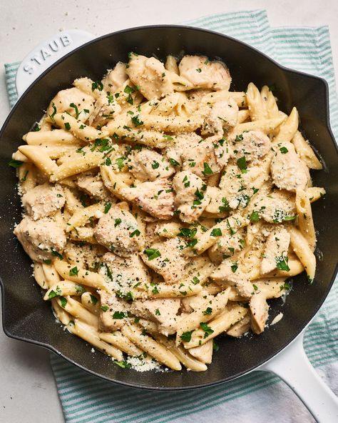 Easy Chicken Alfredo Pasta, Salsa Alfredo Receta, Chicken Alfredo Sauce, Homemade Chicken Alfredo, Panini Recipes Chicken, Resep Pasta, Chicken Tikka Masala Recipes, Pasta Recipes Alfredo, Pasta Alfredo