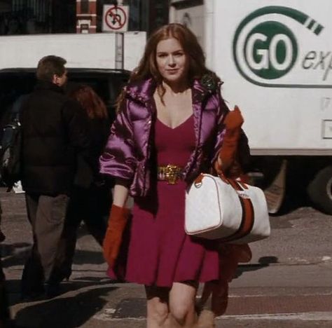 Shopaholic Aesthetic, Rebecca Bloomwood, Iconic Tv Characters, Romcom Movies, Hollywood Pictures, Confessions Of A Shopaholic, Isla Fisher, Lights Camera Action, Tv Characters