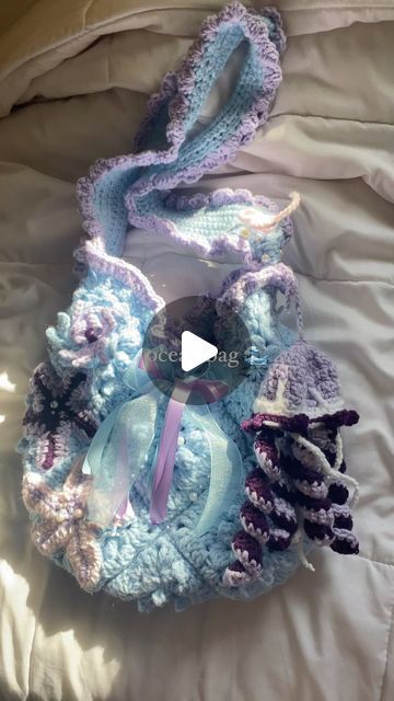 sun kissed stiches. on Instagram: "a special twist on the original ocean bag 🥰 notice the sea anemone 🤭  . . . #crochet #crochetbag #cutecrochet#crochetersofinstagram #oceancore #jellyfish" Crochet Jellyfish Bag, Crochet Ocean Theme, Ocean Bag Crochet, Crochet Sea Bag, Crochet Present Ideas, Crochet Ocean Bag, Crochet Bag Accessories, Crochet Bag Ideas, Ocean Crochet