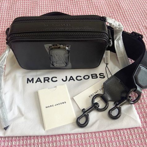 🖤Marc Jacobs Snap Bag Black Marc Jacobs Bag Black, Brand Purses, Black Messenger Bag, Marc Jacobs Snapshot Bag, Snapshot Bag, Cute Online Clothing Stores, Boss Motivation, Thug Style, Snap Bag