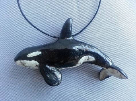 Pokemon Jewelry, Beautiful Beaded Jewelry, Orca Whales, How To Make Clay, Killer Whale, Pottery Crafts, Cute Clay, Animal Projects, Ceramics Ideas Pottery