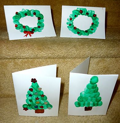 Christmas Craft: Fingerprint Homemade Cards from hands on : as we grow Fingerprint Christmas, Burlap Tree, Fingerprint Cards, Advent Ideas, Reception Class, Print Christmas Card, Christmas Cards Kids, Christmas Kindergarten, Scout Ideas