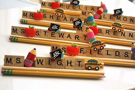 Teacher Desk Name, Teacher Name Plates, Teach Online, Appreciation Gifts Diy, Free Homeschool Curriculum, Education Major, Teacher Appreciation Gifts Diy, Graduation Gift Ideas, Shapes Preschool