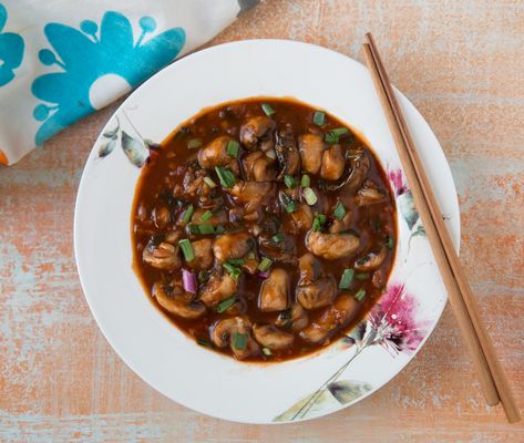 Mushroom Chilli Recipe, Chilli Mushroom Recipe, Mushroom Manchurian, Chilli Mushroom, Spring Onion Soup, Manchurian Gravy, Tamarind Recipes, Recipe Mushroom, Chinese Mushrooms