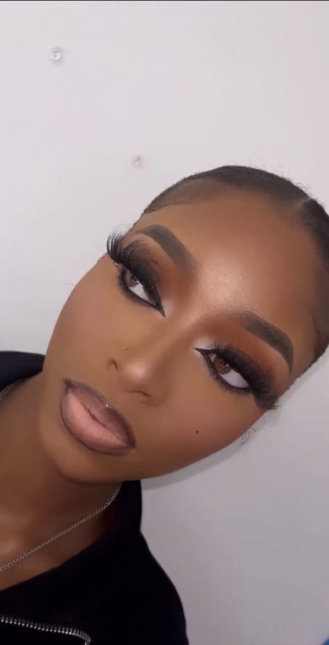 Makeup Beats Black Women, Black Women Glam Makeup, Brown Smokey Eye Black Women, Makeup Ideas Black Women Natural, Smokey Eye Makeup Looks Black Women, Brown Eyeshadow Black Women, Smokey Eye On Black Women, Soft Beat Makeup Black Women, Almond Eye Makeup Looks