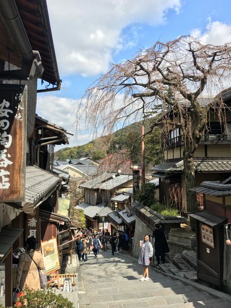 Kiyomizudera, Kyoto Japan Kyoto Photography, Japan Countryside, Japanese Countryside, Japan Summer, Airport Aesthetic, Tokyo Japan Travel, Go To Japan, Japan Aesthetic, Aesthetic Japan