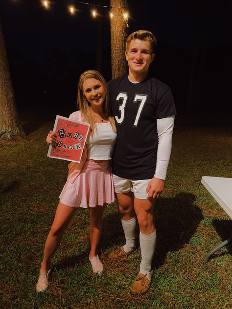 Aaron Samuels and Regina George Aaron Samuels Costume, Aaron Samuels, Couples Halloween Costume, Regina George, Couples Halloween, Couple Halloween, Couple Halloween Costumes, Halloween Ideas, Halloween Outfits