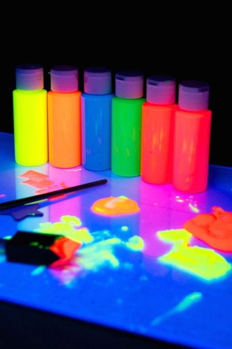 glow-in-the-dark-paint Neon Sweet 16, Glow In The Dark Paint, Glow In Dark Party, Glow Stick Party, Neon Birthday Party, Glow In The Dark Party, Glow Birthday Party, Diy Glow, Glow Paint