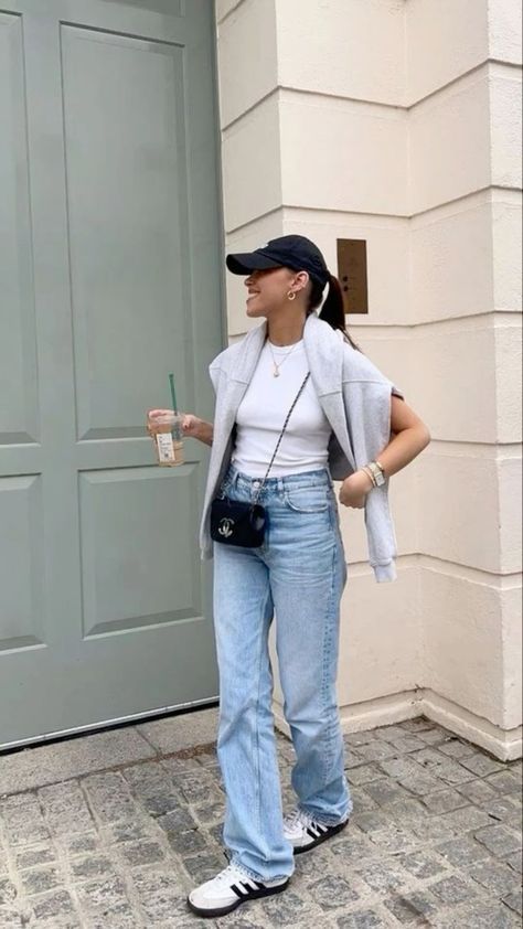 Hailey Bieber Style Aesthetic, Europe Spring Outfits Street Style, Low Effort Outfits, Long Sleeve Outfit Ideas, White Jeans Outfit Aesthetic, Sleeve Outfit Ideas, Uni Ootd, Converse Outfit Ideas, Pinterest Outfit Ideas