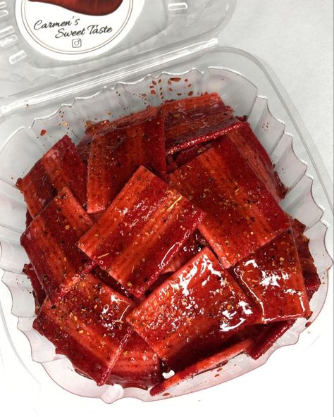 Chamoy And Tajin Fruit, Chamoy And Tajin Pickles, Fruit With Tajin And Chamoy, Chamoy Apples, Boing Con Chamoy, Gummies With Chamoy And Tajin, Tajin Recipes, Mexican Snacks, Junk Food Snacks