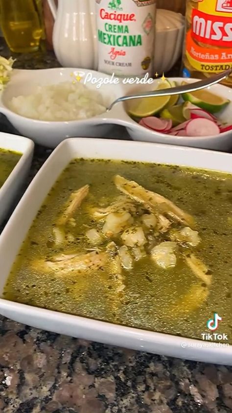 Posole Recipe Chicken, Posole Recipe, Pozole Verde, Pozole Recipe, Mexican Soup Recipes, Mexican Food Dishes, Mexican Cooking, Healthy Food Dishes, Mexican Food Recipes Easy