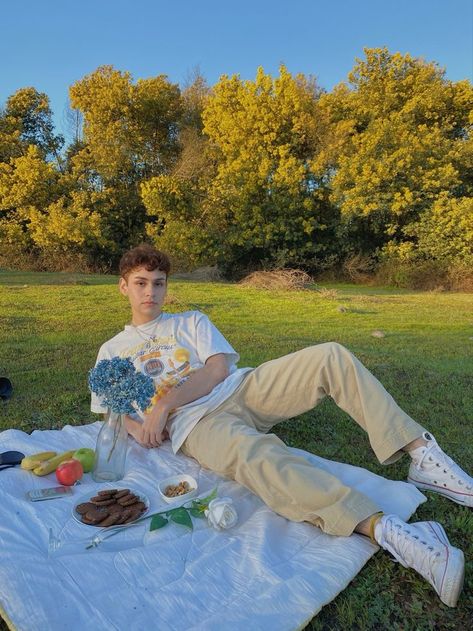 Picknick Outfit Men, Spring Picnic Outfit Men, Picnic Outfit Ideas Men, Mens Picnic Outfit, Guys Picnic Outfit, Picnic Outfit For Men, Picnic Date Outfit Men, Pink Outfit For Men, Picnic Aesthetic Outfit Men