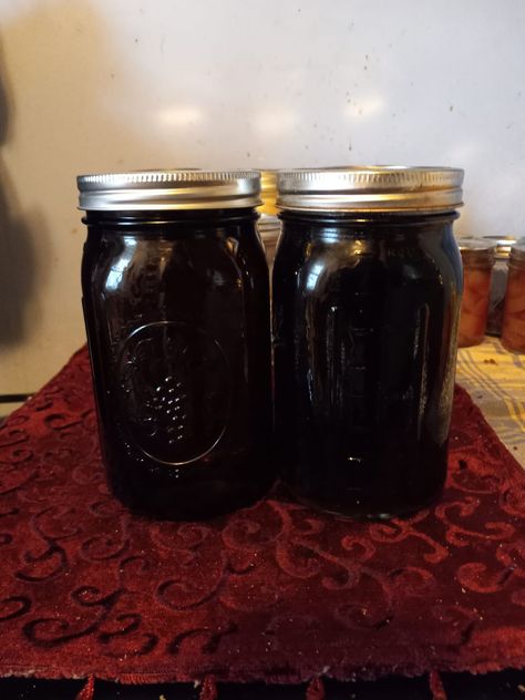 Sweet Tea Concentrate: The Perfect Refreshment at Your Fingertips Sweet Tea Concentrate, Tea Concentrate Recipe, Canning Room, Homemade Iced Tea, Tea Concentrate, Thm Drinks, Homemade Spice Mix, Dehydrating Food, Black Tea Bags