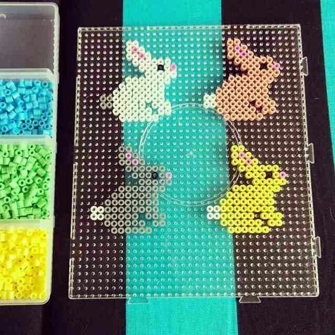 Easter Hama Beads, Oppgaver For Barn, Perler Bead Designs, Fuse Bead Patterns, 8bit Art, Hama Beads Design, Hama Bead, Hama Beads Patterns, Diy Perler Beads