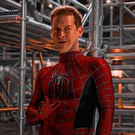 𝑇𝐴𝐺𝑆： #peterparker #spiderman #nowayhome #spidermannowayhome #petertwo #tobeyspiderman #tobeymaguire Spiderman Tobey, Spiderman App, Bully Maguire, Spiderman 2002, Spider Man Trilogy, Parker Spiderman, Marvel Wallpapers, Peter Parker Spiderman, Tobey Maguire