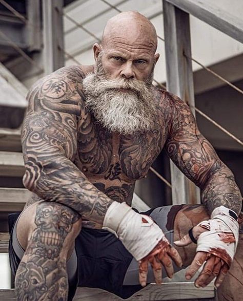 Barba Hipster, Heavily Tattooed, Men Tattoos, Grey Beards, Full Body Tattoo, Beard Tattoo, Old Tattoos, Bald Men, Inked Men