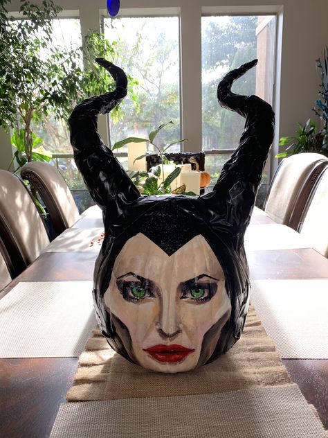 Malificent Pumpkin Painting, Descendants Pumpkin Painting, Annabelle Pumpkin Painting, Adams Family Pumpkin Decorating, Horror Movie Painted Pumpkins, Movie Pumpkin Decorating Ideas, Maleficent Pumpkin Painting, Bettle Juice Pumpkin Ideas, Scary Movie Pumpkin Painting