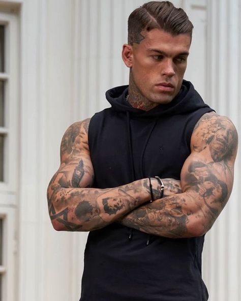 Stephen James Model, Tatted Men, Albert Wesker, James 4, Dark Skin Boys, Stephen James, Horror Movie Icons, Marvel Girls, Book Boyfriends