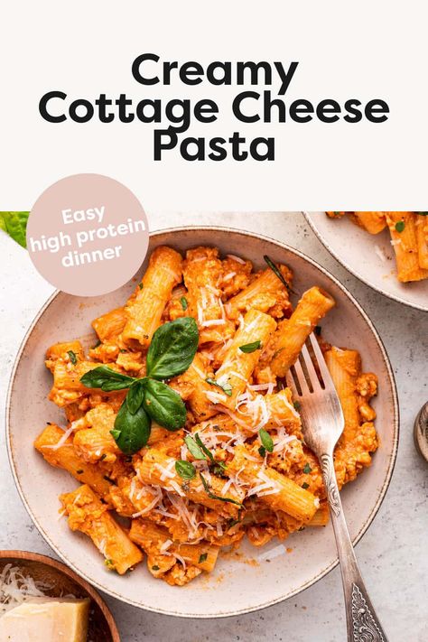 This high-protein cottage cheese pasta combines ground turkey and pasta with a creamy cottage cheese marinara sauce. It comes together in less than 30 minutes for a quick weeknight meal that the whole family will love! Ground Turkey And Pasta, Cottage Cheese Pasta, High Protein Pasta, Turkey Meatballs Baked, Pasta Varieties, Cheese Sauce For Pasta, Protein Pasta, Cottage Cheese Recipes, Filling Dinner