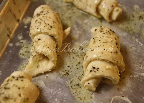 Pilsbury Crescent Rolls, Cresant Rolls, Pillsbury Crescent Recipes, Filled Crescent Rolls, Pillsbury Crescent Roll Recipes, Croissant Roll, Crescent Recipes, Breakfast Crescent Rolls, Easy Peasy Recipes