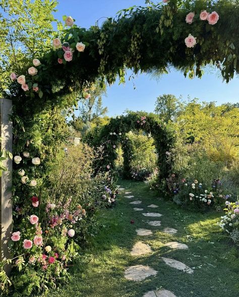 Secret Door Garden, Green Garden Aesthetic, Secret Garden Aesthetic, Dream Fairy, Birthday Inspo, Garden Aesthetic, Secret Door, Covered Garden, Secret Gardens