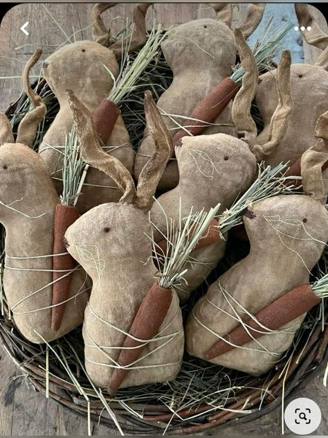 Primitive Pigs Folk Art, Prim Easter Decor, Primitive Spring Crafts, Big Bunnies, Primitive Easter Crafts, Primitive Carrots, Primitive Spring Decor, Small Bunnies, Easter Fabric Crafts