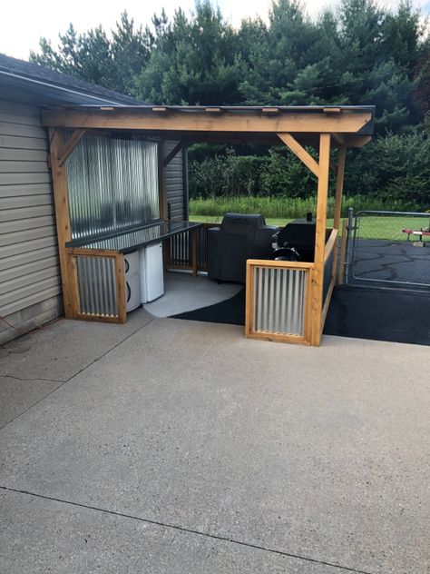 Cheap Grill Area Ideas, Backyard Smoker Ideas, Grill Enclosure Ideas, Outside Grilling Area, Diy Outdoor Entertainment Area, Easy Outdoor Bbq Area, Pergola Grilling Area, Bbq Space Ideas Backyards, Outside Grill Area