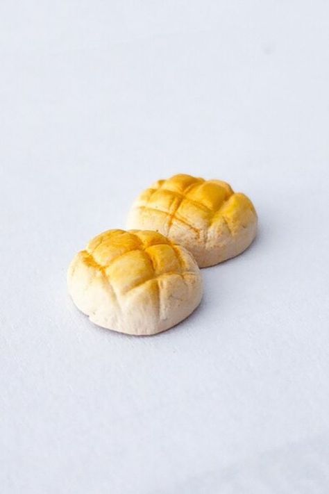 Melon Bread, Miniature Bakery, Dollhouse Toys, Bread Bun, Fake Food, Dessert Bread, Clay Charms, Melon, Polymer Clay Crafts