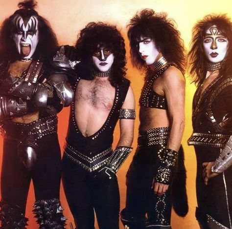 Kiss 70s, Kiss Group, Kiss Artwork, Night Kiss, Vinnie Vincent, Kiss Images, Eric Carr, Peter Criss, Kiss Army