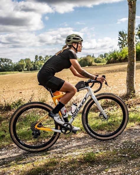 Gravel Bike Life on Instagram: “Posted • @gravel_collective #NewBikeDay mit einem Abenteurer aus Belgien. Das neue @ridley_bikes Kanzo Adventure will mit euch die Welt…” Trail Biking, Gravel Riding, Ridley Bikes, Gravel Cycling, Bike Girl, Gravel Bike, Bikes Girl, Adventure Bike, Cycling Women