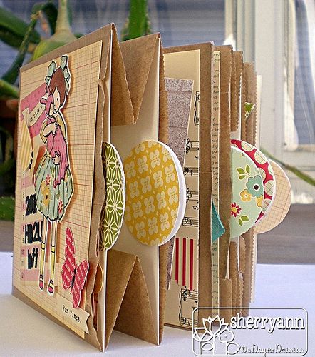 Mini Paper bag album using October Afternoon Sidewalks collection. Mini Albümler, Paper Bag Books, Paper Bag Scrapbook, Paper Bag Album, Paper Bag Crafts, Scrapbooking Journal, Folding Origami, Mini Albums Scrap, Scrap Album