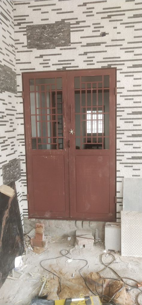 Iron Security Doors, Exterior Door Designs, Gate Wall Design, Gate Designs Modern, Gate Designs, Security Doors, Front Gate Design, Front Gate, Door Gate Design