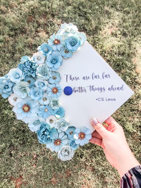 Blue And White Graduation Cap Ideas, Grad Caps With Flowers, Graduation Cap Designs Floral, Graduation Cap Designs Blue, Blue Grad Cap Ideas, Flower Grad Cap, Highschool Graduation Cap, Floral Grad Cap, Caps Decoration