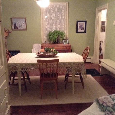 80s Dining Room, Second Floor Hallway, 1950s Dining Room, 90s Home Decor, Entrance Living Room, 90s Home, Gothic Interior, Saltbox Houses, House Dining Room