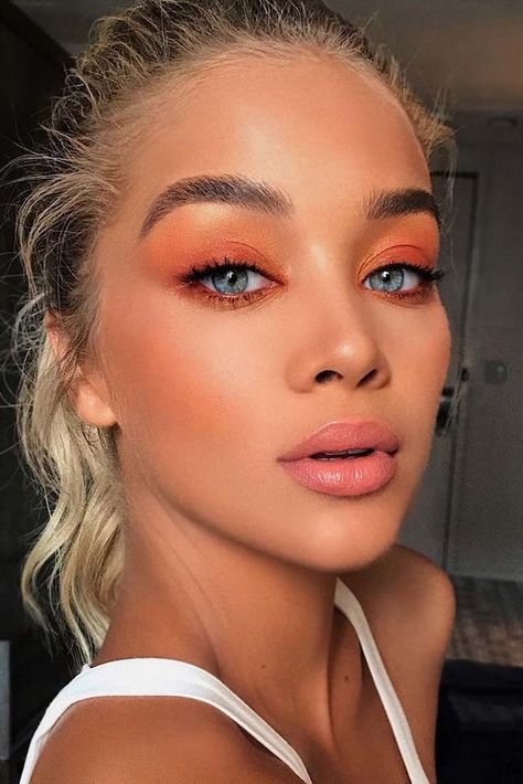 Uploaded by H.D. Find images and videos about pretty, pink and beauty on We Heart It - the app to get lost in what you love. Orange Eye Makeup, Make Up Gold, Orange Makeup, Celebrity Makeup Looks, Summer Makeup Looks, Valentines Day Makeup, Smink Inspiration, Beauty Make-up, Simple Eye Makeup