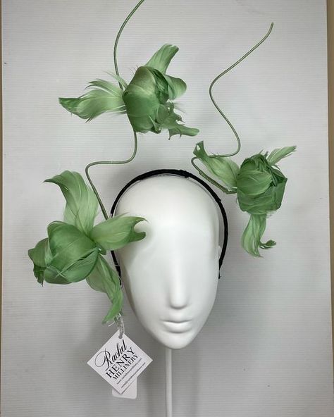 Green Fascinator, Diy Flower Crown, Green Orchid, Light Mint Green, Feather Hat, Feather Flower, Flower Headpiece, Green Hats, Stylish Hats