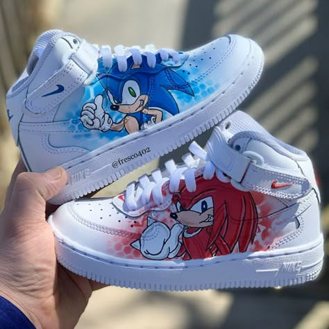 Sonic Shoes, Sonic Birthday Cake, Sonic Knuckles, Sonic Birthday Parties, Custom Sneakers Diy, Sonic & Knuckles, Hedgehog Birthday, Sonic Party, Sonic Birthday