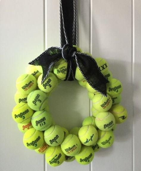 Tennis Ball Crafts, Tennis Decorations, Tennis Crafts, Tennis Party, Tennis Lessons, Ball Wreath, Tennis Life, Tennis Tips, Tennis Team