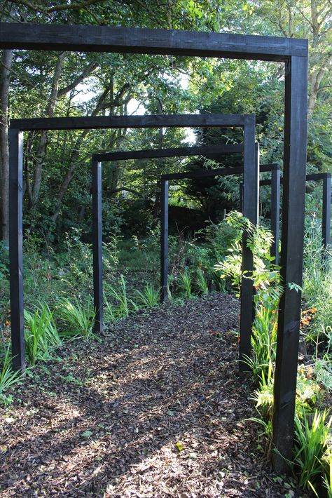 Contemporary garden to forest pergola Scandinavian Pergola, Welded Trellis, Arbor Walkway, Iron Pergola, Pergola Ideas For Patio, Pergola Decorations, Pool Pergola, Park Ideas, Steel Pergola