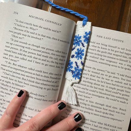 Embroidery Floss Bookmarks, Embroidery Floss Keychain Patterns, Alpha Patterns Bookmark, Aesthetic Alpha Patterns, Alpha Patterns Tutorial, Friendship Bracelet Bookmark, Cute Nature Aesthetic, Alpha Patterns Bracelet, Alpha Bracelet Pattern