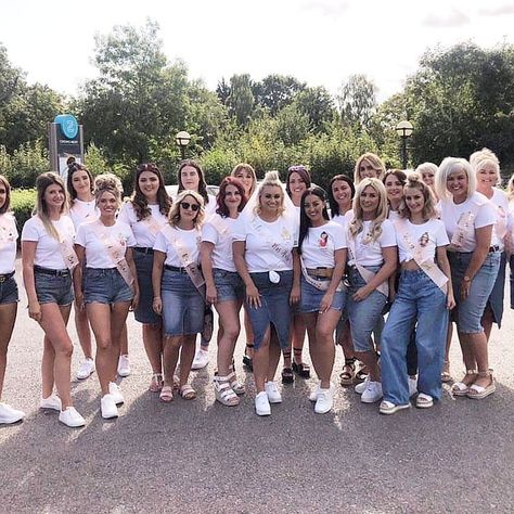 40 Likes, 13 Comments - Syd&Co (@sydandco) on Instagram: “Hen Party Squad Goals 😚✌🙌 👭👭👭👭👭👭👭👭👭👭👭👭 #sydandcohendootshirts” Gender Reveal Party Gifts, Wedding Table Games, Male Design, Bridal Shower Photo Prop, Hen Party Outfits, Party T Shirts, Hen Party Accessories, Team Pink, Bridal Shower Photos