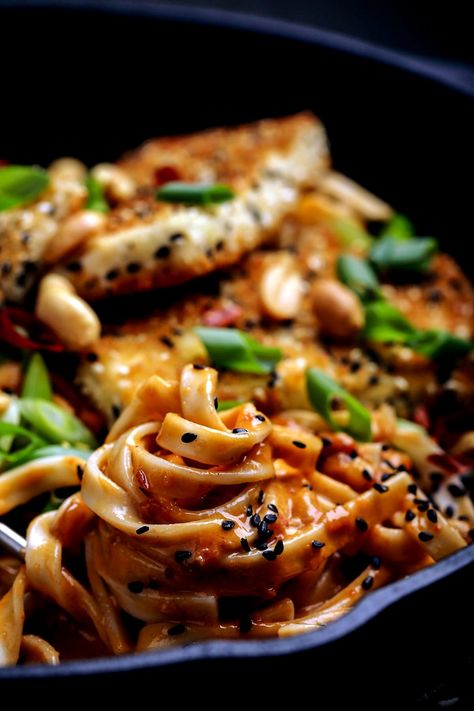 Crispy Tofu Noodles, Asian Noodles With Tofu, Tofu With Rice Noodles, Tofu Stir Fry Recipe Noodles, Creamy Vegan Tofu Noodles, Fire Noodles, Vegan Buffalo Wings, Tofu Noodles, Tofu Recipes Easy