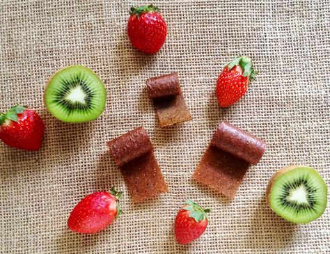 Strawberry Kiwi Fruit Leather Recipe | The Leaf Nutrisystem Blog Fruit Leather Dehydrator, Healthy Meals And Snacks, Snack Drawer, Fruit Leather Recipe, Fruit Strips, Nutrisystem Recipes, Food Dehydrators, Mom Recipes, Fruit Leather