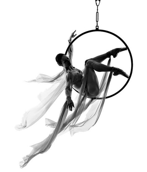 This is my type of Ring Lyra Photoshoot, Lyra Poses, Dancing Photography, Hoop Dance, Aerial Acrobatics, Dance Stuff, Aerial Dance, Aerial Arts, Aerial Hoop