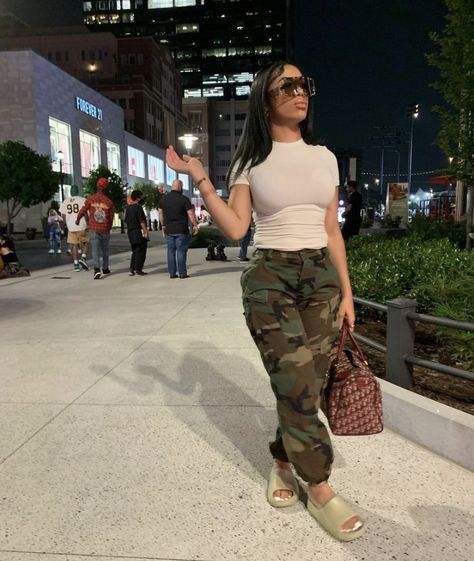 Vintage Cargo Pants, Mall Outfit, Mode Zara, Boujee Outfits, Chill Outfits, Classy Casual Outfits, Real Vintage, Camo Pants