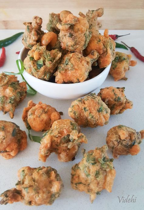 Spinach Bhajias (Chilli Bites) Chilli Bites Recipes, Chilli Bites, Chickpea Flour, Chopped Spinach, Indian Homes, Coriander Leaves, Flour Recipes, March 2023, Spring Onion