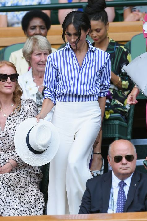 Meghan Markle and Emma Watson at Wimbledon - Meghan Markle Emma Watson Style Dandy Look, Meghan Markle Dress, Estilo Meghan Markle, Blazer E Short, Princ Harry, Meghan Markle Outfits, Emma Watson Style, Fashion Rules, Style Transformation