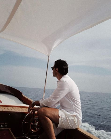 Old Wealth Aesthetic, Yacht Vibes, Boat Photoshoot, Yacht Aesthetic, Filmy Vintage, Gentleman Aesthetic, Twisted Series, Old Money Style, Jairzinho